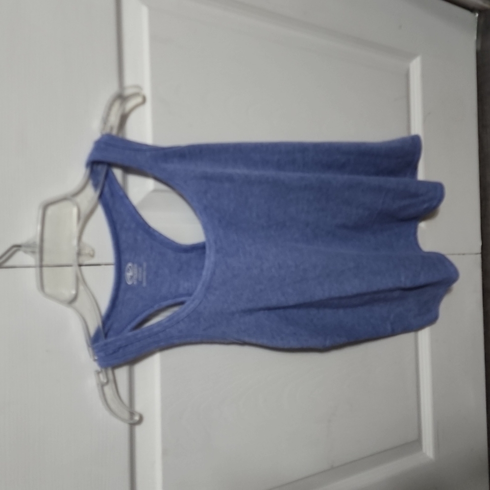 2 workout tank tops